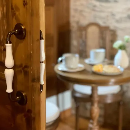 Casa Dos Noche Hotel *